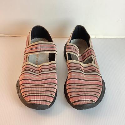 Lot 1049. BM bernie mev ( size 39 )