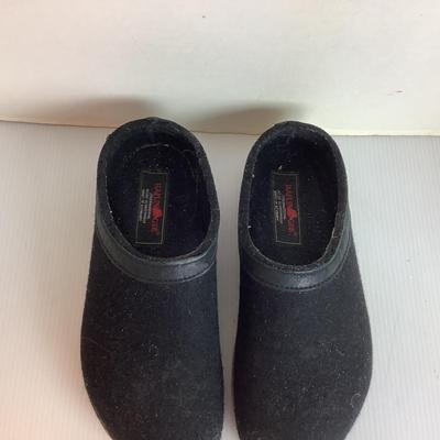 Lot 1056 Harlingen Clog Style Shoe ( size 38 )