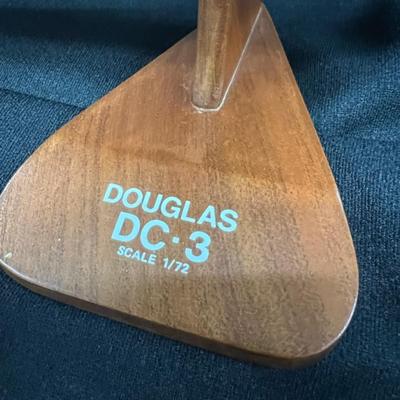 TWA Model Airplane    Douglas DC-3