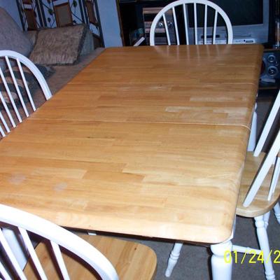 table w 4 chairs solid wood sturdy w butterfly leaf