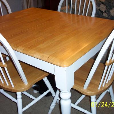 table w 4 chairs solid wood sturdy w butterfly leaf