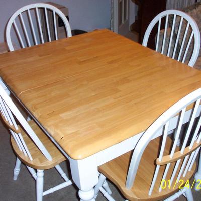 table w 4 chairs solid wood sturdy w butterfly leaf