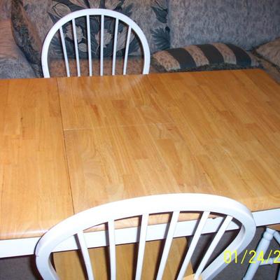 table w 4 chairs solid wood sturdy w butterfly leaf