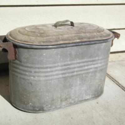 metal tub w lid/boiler w handles