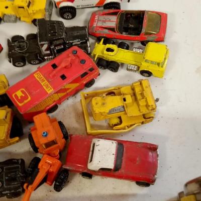 LOT 141   LOT OF OLD TOY CARS