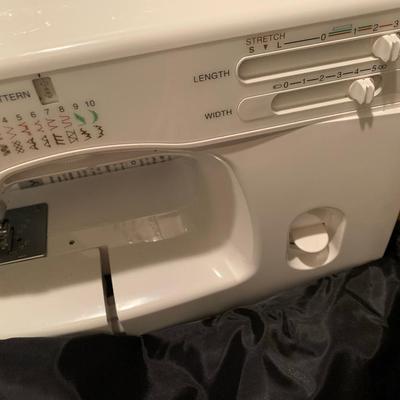 Sears kenmore sewing machine w carry case
