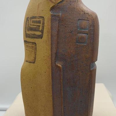 Eskimo couple sculpture