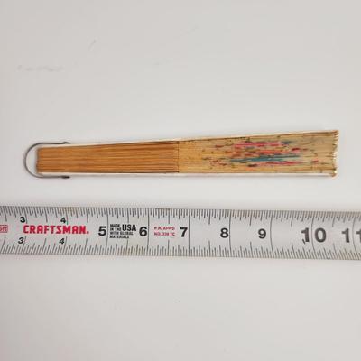 VINTAGE SILK & BAMBOO OCCUPIED JAPANESE HAND PAINTED FAN