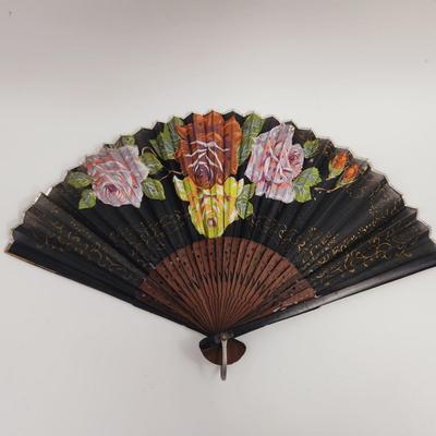 BEAUTIFUL VINTAGE SILK OCCUPIED JAPAN FOLDING FAN