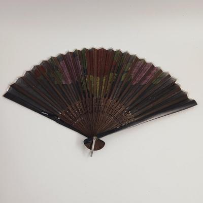 BEAUTIFUL VINTAGE SILK OCCUPIED JAPAN FOLDING FAN