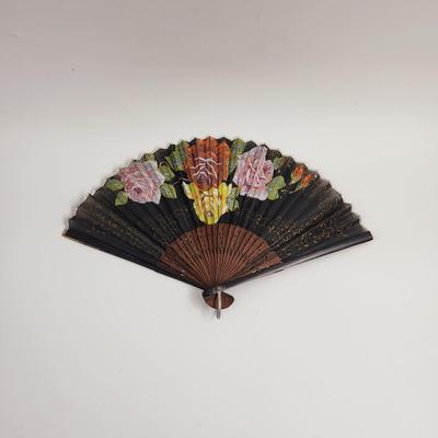 BEAUTIFUL VINTAGE SILK OCCUPIED JAPAN FOLDING FAN