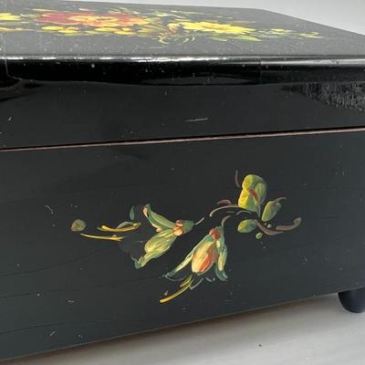 Vintage Black Lacquer with Colorful Floral Top Musical Jewelry Box Domani Que Sera Sera