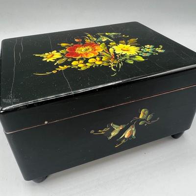 Vintage Black Lacquer with Colorful Floral Top Musical Jewelry Box Domani Que Sera Sera