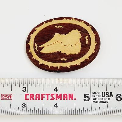 VINTAGE WOODEN SILLOUTTE BROOCH