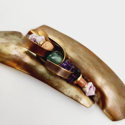 BEAUTIFUL BRONZE W/ NATURAL STONE ART PIN