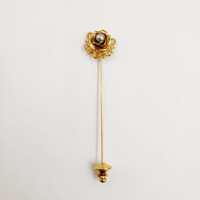 BEAUTIFUL GOLD TONED STICK PIN