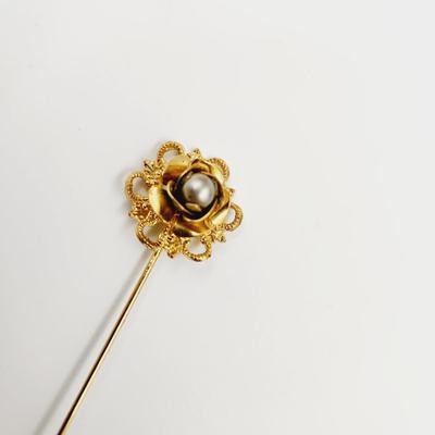 BEAUTIFUL GOLD TONED STICK PIN