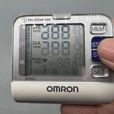 Omron Wrist Cuff Blood Pressure Monitor & Beurer Bluetooth Enabled o2 Oxygen Pulse Oximeter Finger Sensor
