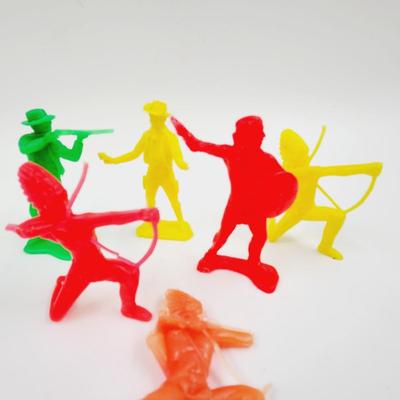 VINTAGE PLASTIC NATIVE AMERICAN & INDIAN FIGURINES