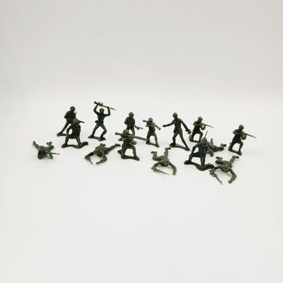 VINTAGE MILITARY PLASTIC FIGURINES BUNDLE #3