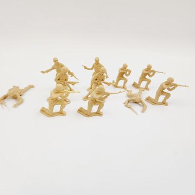 VINTAGE MILITARY PLASTIC FIGURINE BUNDLE #5