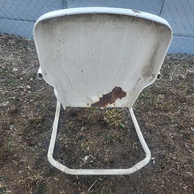 VINTAGE METAL LAWN CHAIR