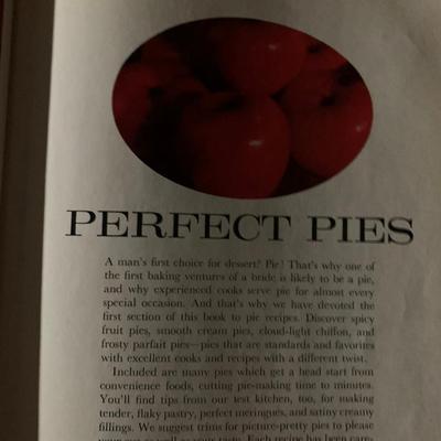 Better Homes and Gardens Pies & Cakes Cookbook