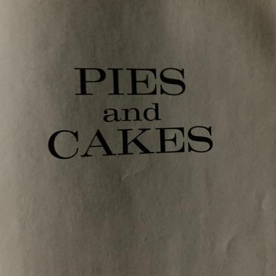 Better Homes and Gardens Pies & Cakes Cookbook