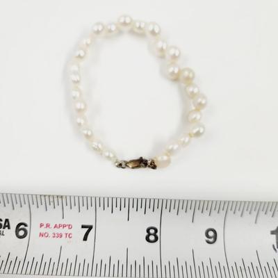 MOTHER OF PEARL HANDCRAFTED CLASP BRACELET
