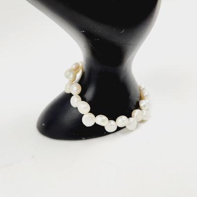 MOTHER OF PEARL HANDCRAFTED CLASP BRACELET