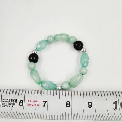 FUN STRETCHY GREEN & BLACK DESIGNER BRACELET
