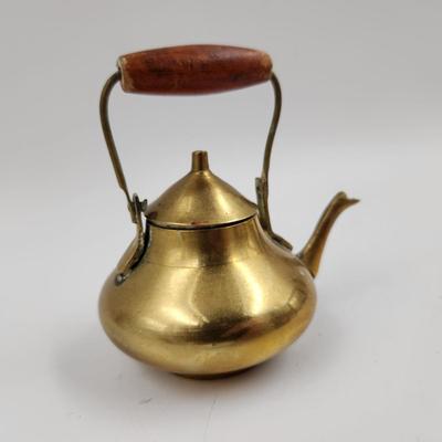 CUTE LITTLE BRASS TEA POT