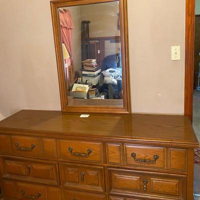 Vintage Bassett Dresser W/Mirror