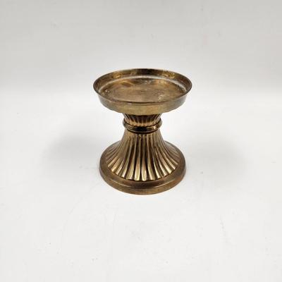 FANTASTIC BRASS RIBBED CANDLE STICKS