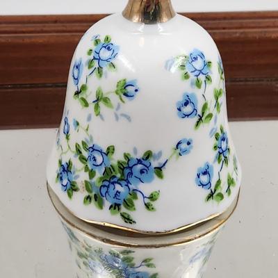 VINTAGE ENESCO JAPANESE WHITE W/ BLUE ROSE FLOWER GOLD GILT COVERED HANDLE BELL