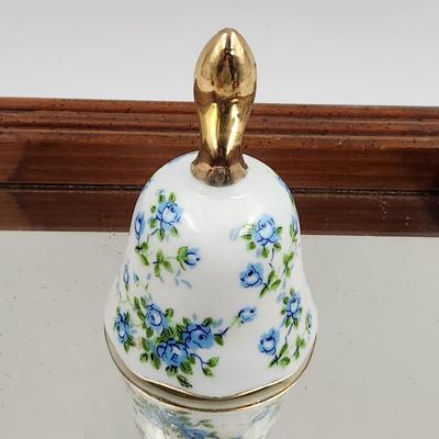 VINTAGE ENESCO JAPANESE WHITE W/ BLUE ROSE FLOWER GOLD GILT COVERED HANDLE BELL
