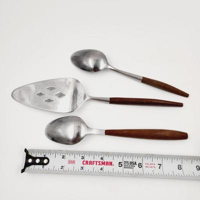 VINTAGE WOODEN HANDLED STAINLESS SERVING UTENSILS
