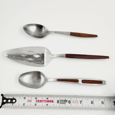 VINTAGE WOODEN HANDLED STAINLESS SERVING UTENSILS