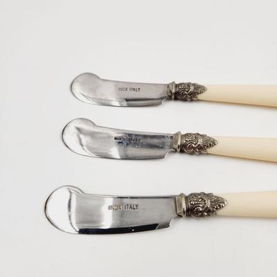 ITALIAN BUTTER SPREADERS KNIVES NAPOLEON IVORY COLORED HANDLES