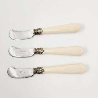ITALIAN BUTTER SPREADERS KNIVES NAPOLEON IVORY COLORED HANDLES