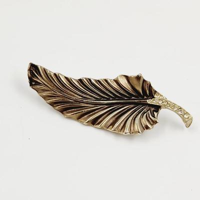VINTAGE ANTIQUE FINISH LEAF W/ GLASS ACCENTS BROOCH