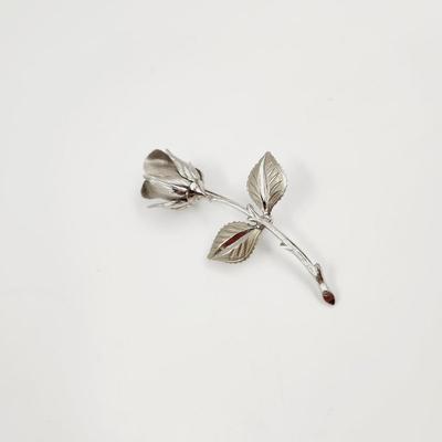 DETAILED SILVER TONED ROSE PIN