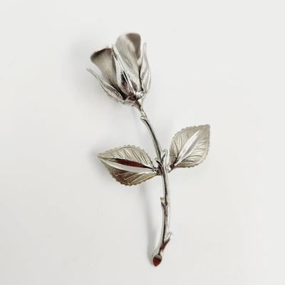 DETAILED SILVER TONED ROSE PIN