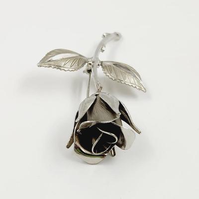DETAILED SILVER TONED ROSE PIN