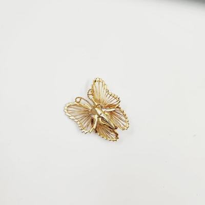 VINTAGE GOLD TONED BUTTERFLY PIN
