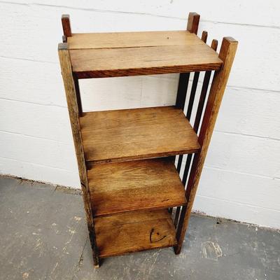 CUTE VINTAGE WOODEN SHELF