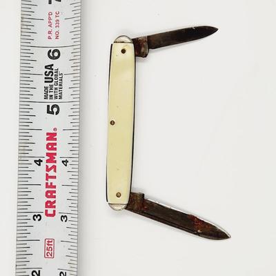 VINTAGE MOTHER OF PEARL HANDLE DOUBLE POCKET KNIFE