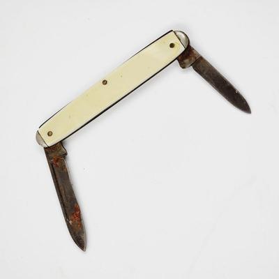 VINTAGE MOTHER OF PEARL HANDLE DOUBLE POCKET KNIFE
