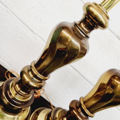 MID-CENTURY SWIRLED BRASS MATCHING LAMPS