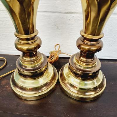 MID-CENTURY SWIRLED BRASS MATCHING LAMPS